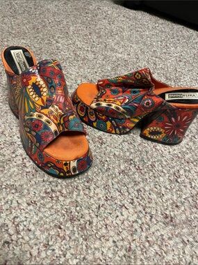 Vintage platform chunky heel flower power bright print open toe slide on shoes